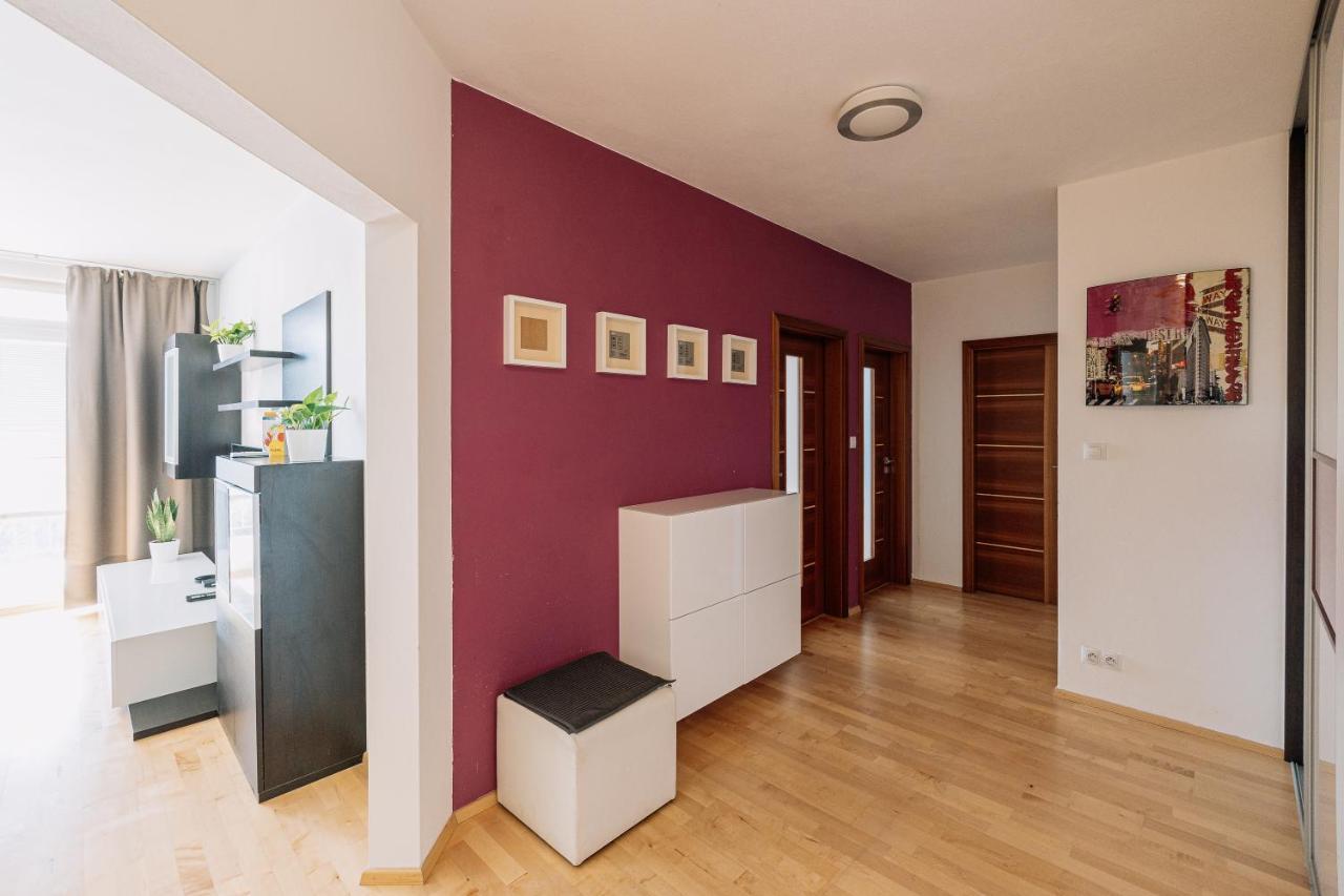 Apartment Family Bratislava Parking Slot Included! Exterior photo