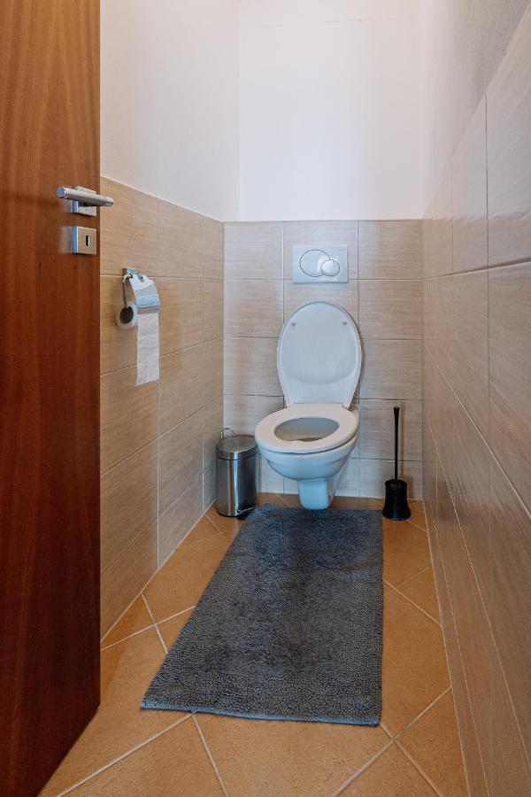 Apartment Family Bratislava Parking Slot Included! Exterior photo