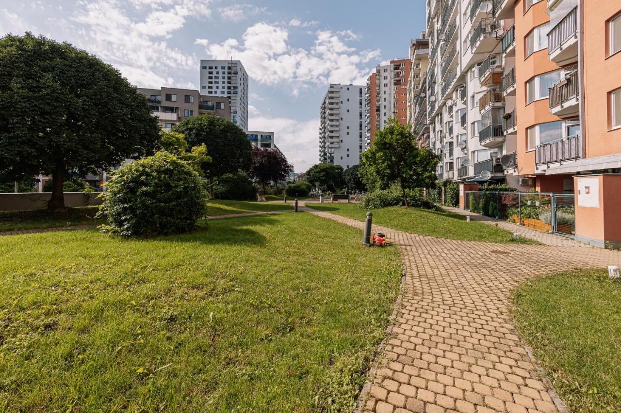 Apartment Family Bratislava Parking Slot Included! Exterior photo